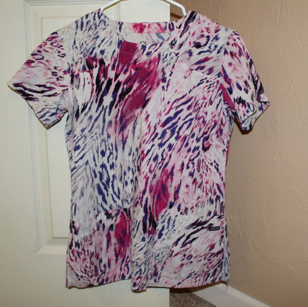 Jockey scrub top